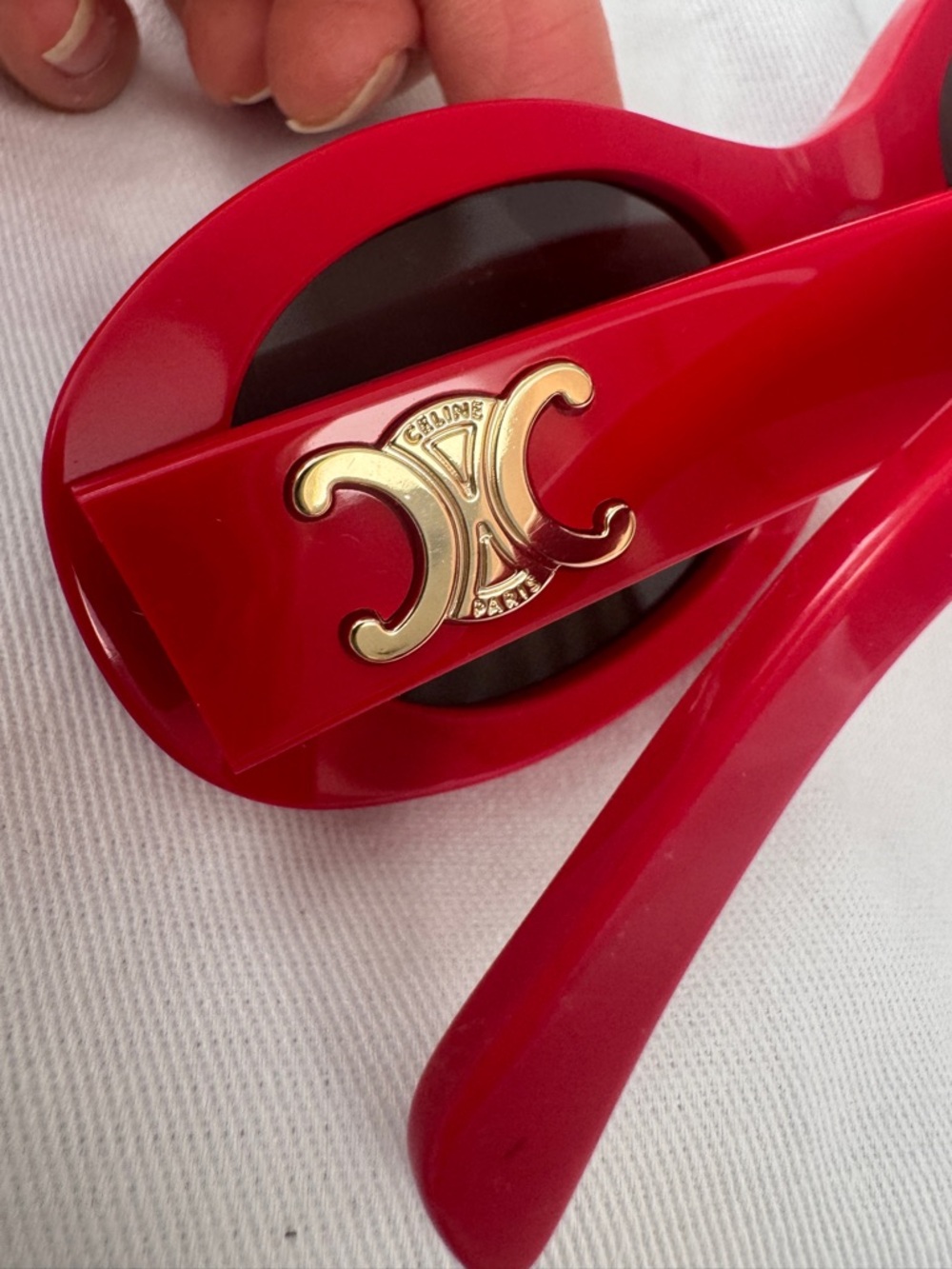 Celine Triomphe Oval Sunglasses in Red with Gold Logo - Picture 10 of 10